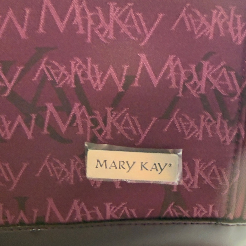 Mary Kay Carry-On Bag - Like NEW! - Picture 6 of 13